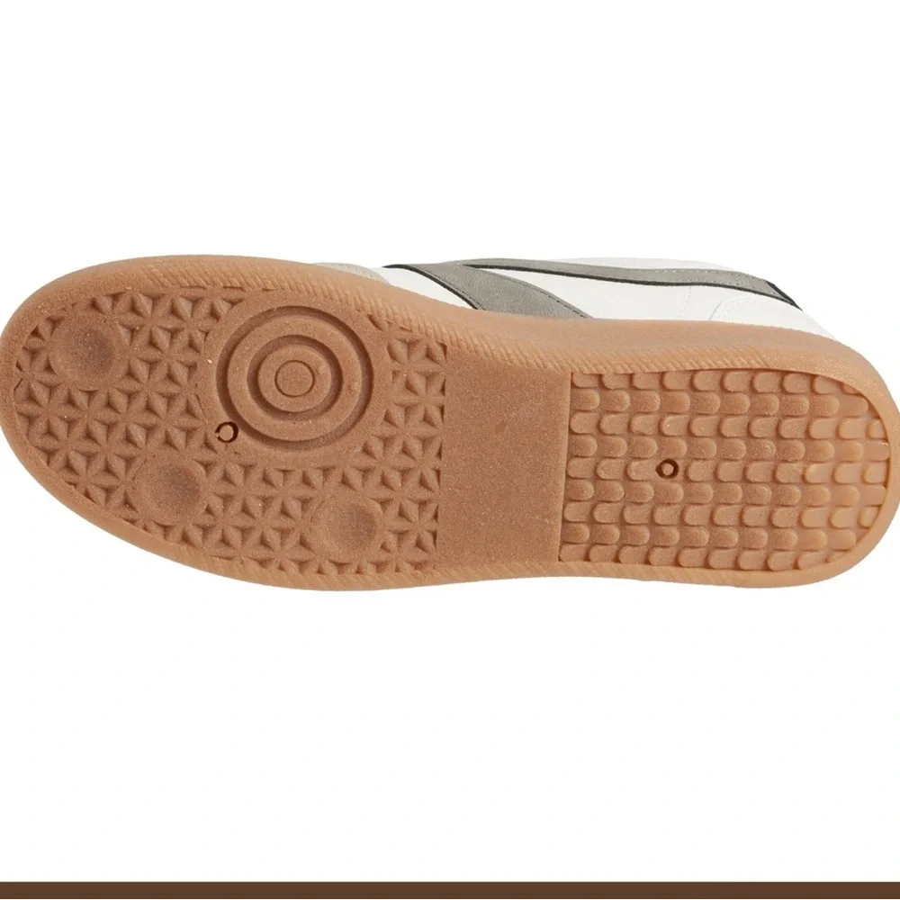 DV by Dolce Vita White, Gray, Tan Low-Top Sneakers
